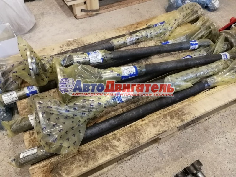 Полуось заднего моста короткая правая 20 шлицев 53229-2403070 КамАЗ ПАО КАМАЗ